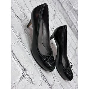Cole Haan Black Leather pumps 9 Calf Hair accents Laces Comfort **Heel Scuffs**